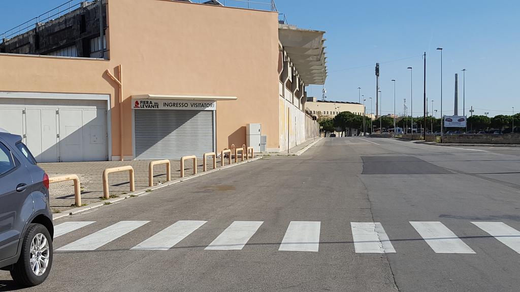House Del Levante Locazione Turistica Bari Exterior photo